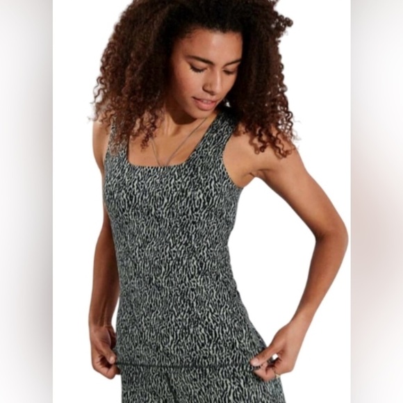 Varley Aletta EUC Vest Tank Animal Print Grey/Black Size Large - Picture 1 of 10